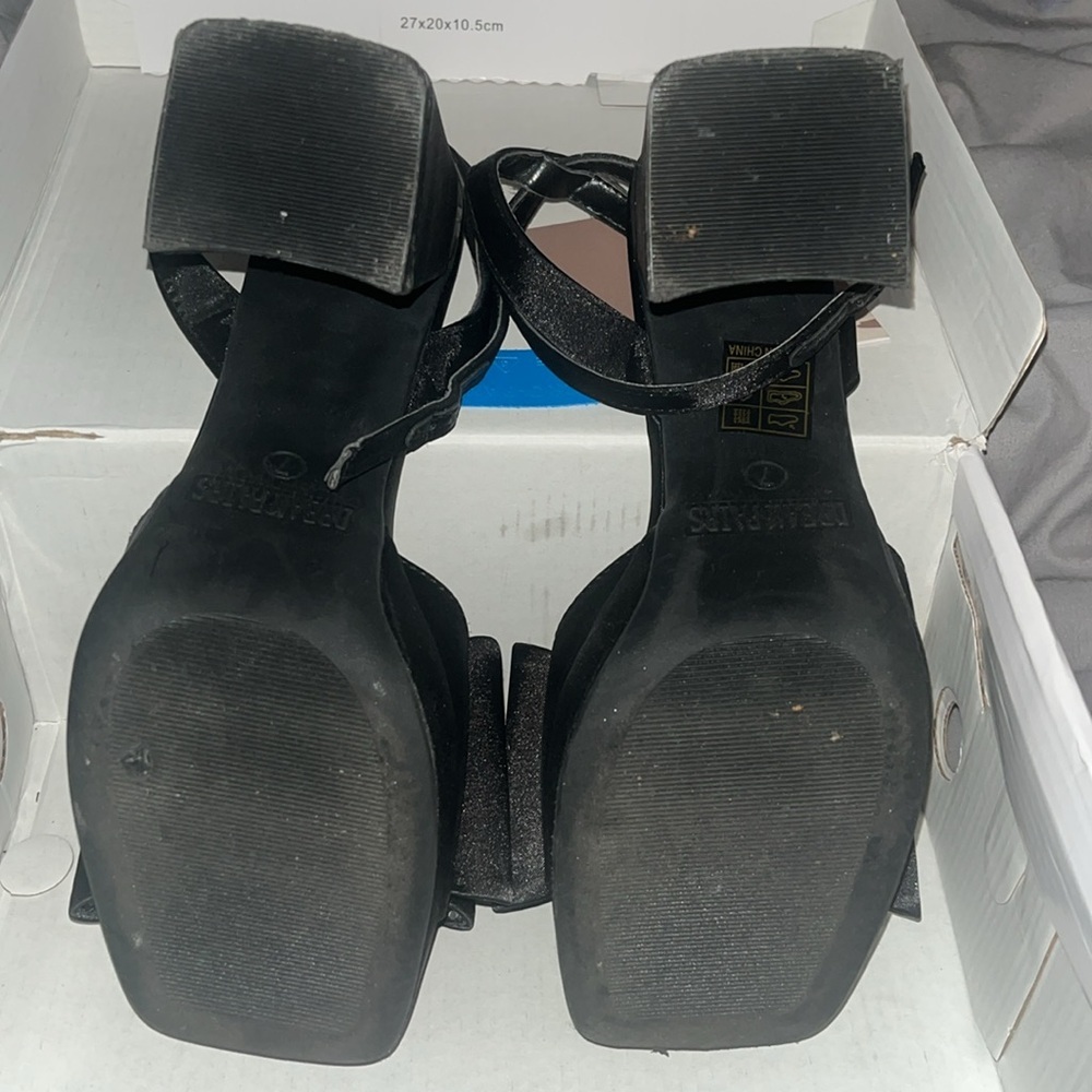 Dream Pairs Black Platform Heels with Bow - Picture 4 of 5